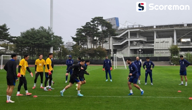 홍명보호, 빗속 첫 소집 훈련...10일 브라질+14일 파라과이 연전 대비, 손흥민 7일 공개훈련서 합류 예정